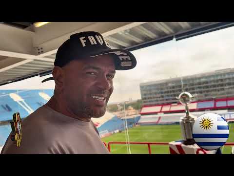 REPÓRTER FAVELA POR AI NO ESTÁDIO DO NACIONAL DO URUGUAY EM MONTEVIDEO