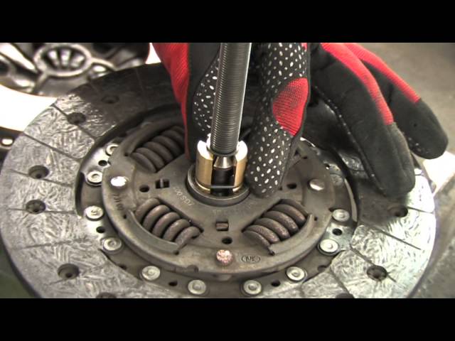 Video Teaser für Anwendungsvideo Universal-Kupplungszentrierwerkzeug-Satz  KS Tools 455.0170