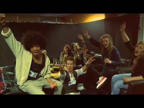 Idolerna firar att de har gått vidare till kvalet - Idol Sverige (TV4)