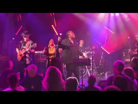 Johnny Be Good & Lucille Roy Young & Amelia Williams & Andy Watts