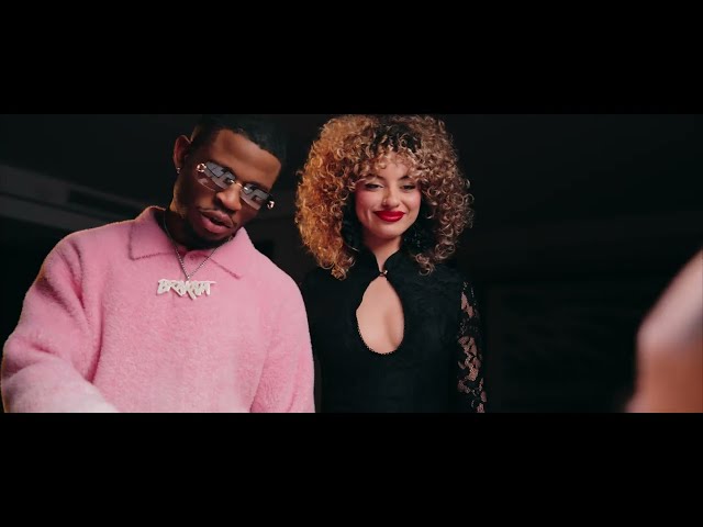 Video zu 'Chambre 04' ansehen Video zu 'Chambre 04' ansehen