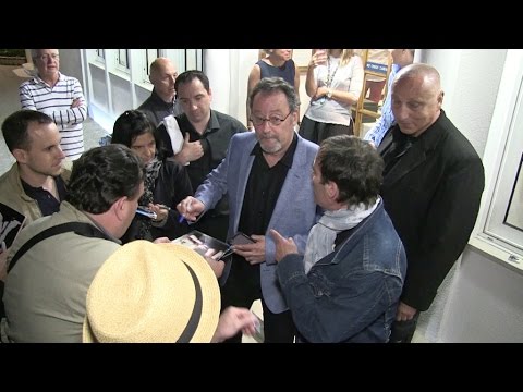 EXCLUSIVE - Very nice Jean Reno leaving Tetou restaurant in Cannes
