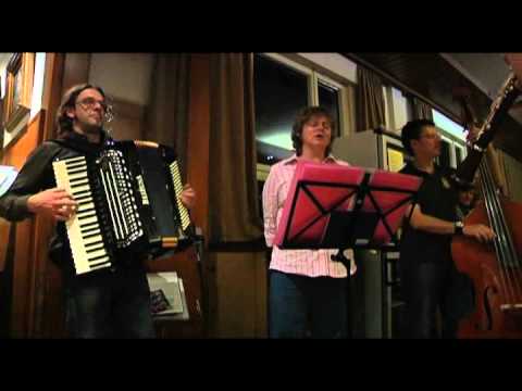 Aufspiela beim Wirt im Ochsen in Uhlbach