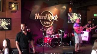 Randy McIntosh performs Every Rose Has It's Thorn (Poison)