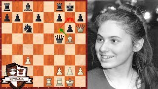 Un Sacrificio Absolutamente LOCO | Judit Polgar 12 años