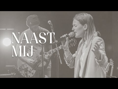 Naast Mij - Eline Bakker