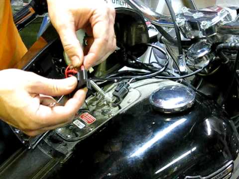 Kuryakyn LED Battery Gauge - Installation / How to (2 of 3)