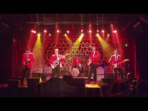 The Babalooneys - Sittin' on the Line [Live]