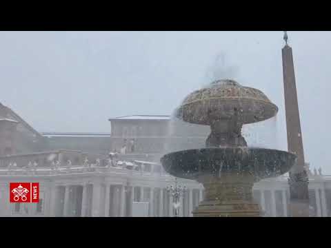 Piazza San Pietro sotto la neve