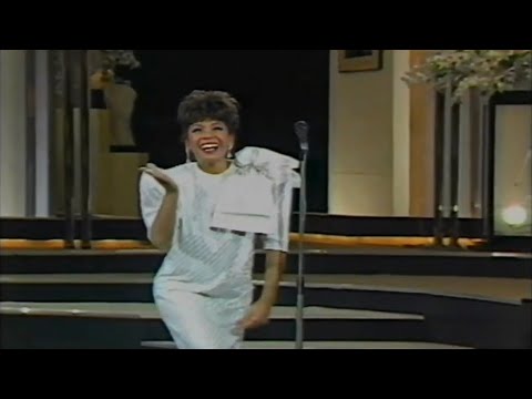 Dame Shirley Bassey - There's No Place Like London (Des O'Connor Tonight 1986)