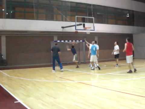 Miro Jurmanovic (Cvjetno) Jordanesque drive to the basket 12.01.2014.
