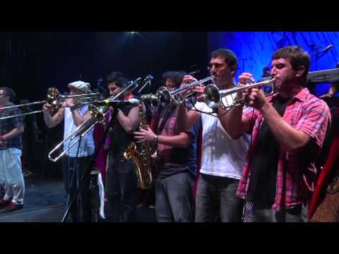 Himno nacional Uruguayo por NO TE VA GUSTAR Y LA CATALINA