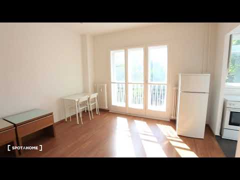 Spacious studio apartment for rent near U-Bahn in Kreuzberg - Spotahome (ref 340186)