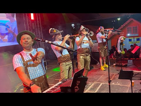 Fritz 4 - Pout Poruri - Os Três Xirus (ao vivo)