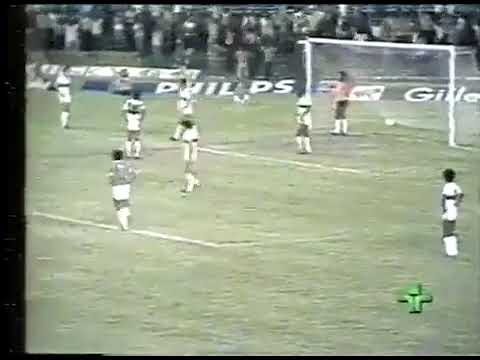 Narciso Doval (Fluminense) - 03/11/1976 - Fluminense 1x0 CRB - 1 gol