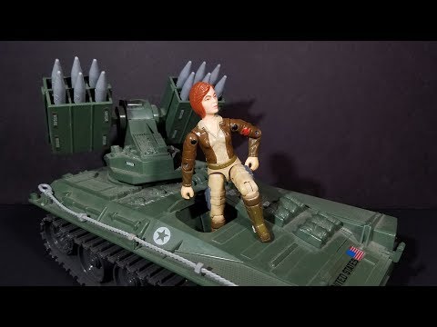 HCC788 quick shot! 1983 WOLVERINE and COVER GIRL! Vintage G.I. Joe toy!