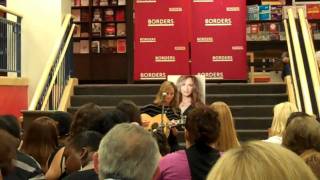 Chely Wright - Borders Hollywood In-Store (&quot;Broken&quot;)