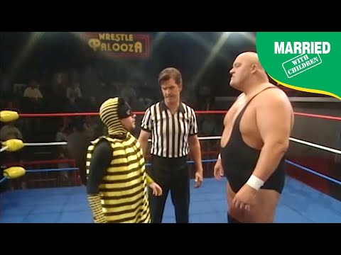 Bud's Wrestling Debut: Enter 'Bubblebee Bud'! | Married With Children