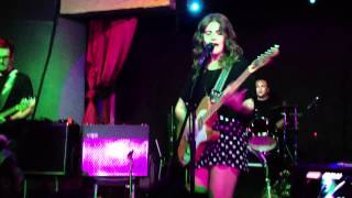 Best Coast &#39;Why I Cry&quot;live @ the Korova
