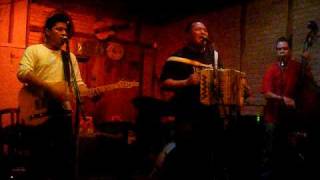 Tejas Brothers - I can't Sleep - live at Tavern in the Gruene Roots and Branches