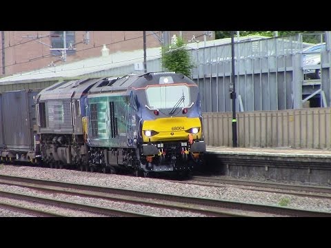 68004/66305 on 4S44 Tamworth, 02/06/14.