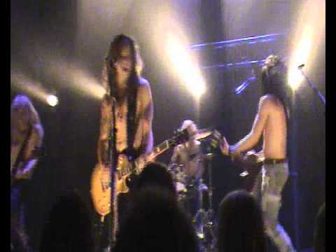 Santa Cruz - 09 - Rebel Yell [cover] @ Valve