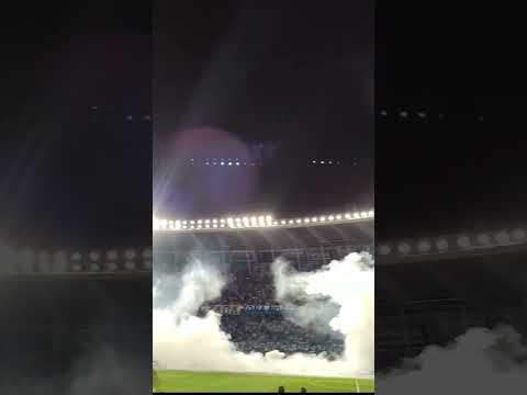 "Yo te sigo a todas partes - Hinchada racing club" Barra: La Guardia Imperial &bull; Club: Racing Club