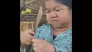 Pham Thu heads to the market to sell vegetables, striving to earn extra income and support her famil