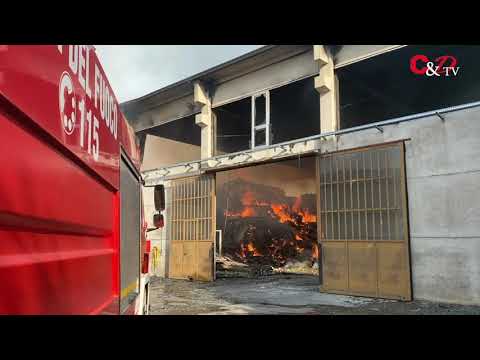 Distrutto un deposito di foraggio a Cercenasco