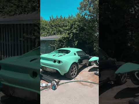 Should You Buy a Lotus Evora or a Lotus Elise?