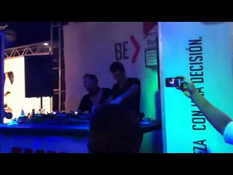 House south brothers - Manuel moore y pablo kopanos. Terraz