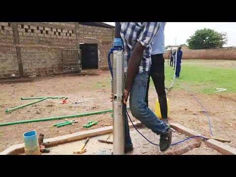 2.5HP Solar Powered Submersible Water Pumps for Livestock, Irrigation and Drinking