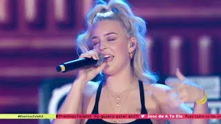 Piso 21 &quot;Besandote&quot; (feat. Anne Marie) LIVE at Premios Telehit 2017
