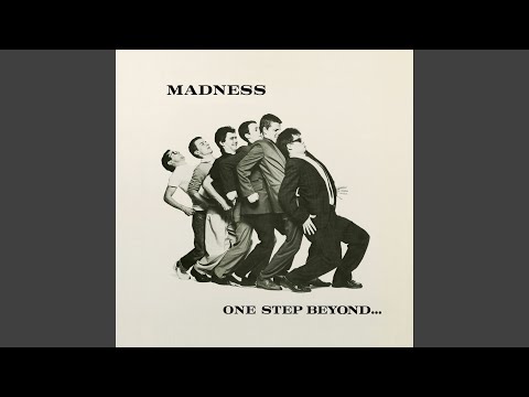 Videoclip de Night Boat to Cairo (2009 Remaster) — Madness