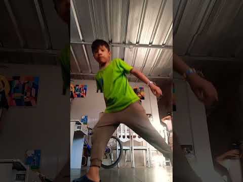 Piero y dilan bailando