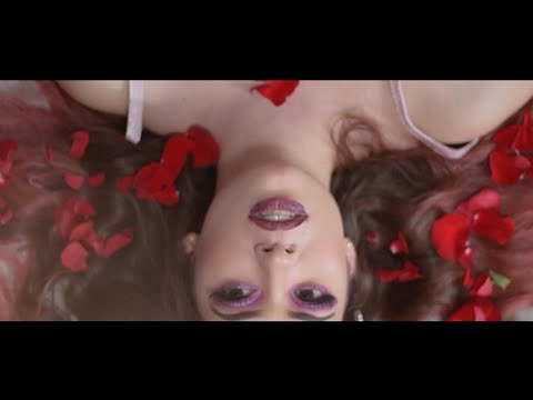 Annie Serna - Cien Heridas 💔 (Video Oficial)
