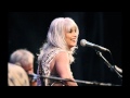 Emmylou Harris - Buckaroo/ Love's Gonna Live Here