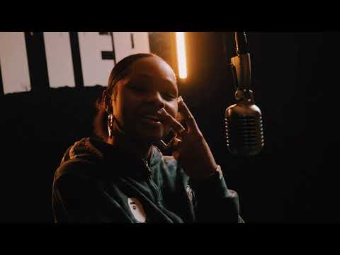 YoungAvi - "Legendary" | Live From The Gutter Performance