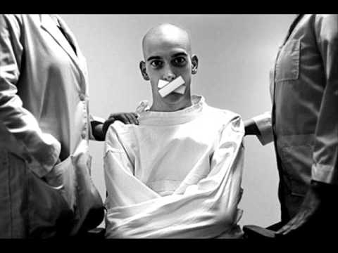 Edavārdi, Skutelis un Eliots - Paranoja (prod. Pionieris)