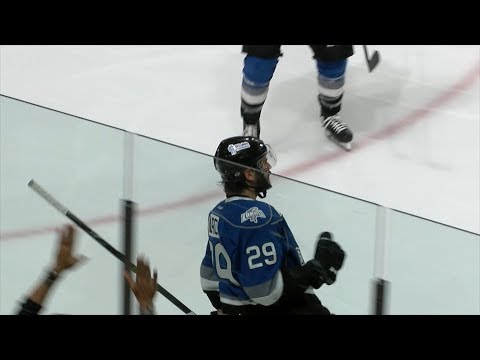 Mitch Moroz snipes pretty feed from Elgin Pearce past Oilers' Williams as Steelheads win Game 4