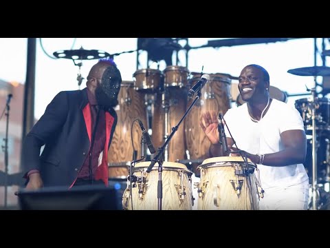 Akon Preforming Smack That July 4th, 2019