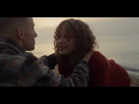 Steve Kroeger x Skye Holland - Sun Goes Out