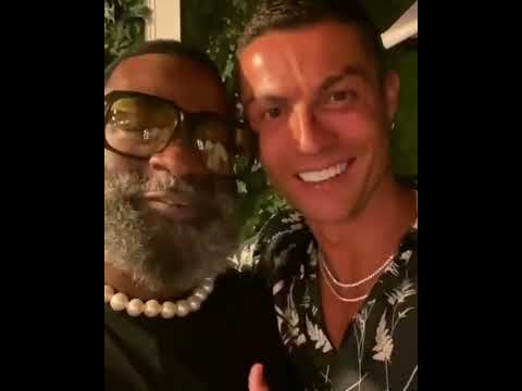 Cristiano curtindo a folga em Portugal ao som de @dandylisbon 🎶