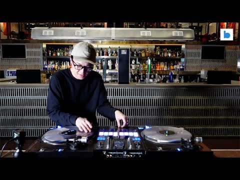 DJ Fummy performs routine using Beatsource and Phase