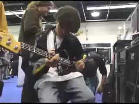 Mononeon Dwayne Thomas Jr at the EBS booth, NAMM 2008