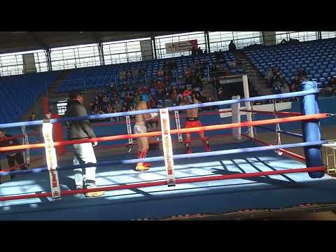 Round 2  - Liga nacional amateur Kickboxing - Edgardo Araya 18 años.