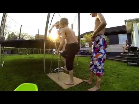 En kväll på studsmattan (An evening on the trampoline)