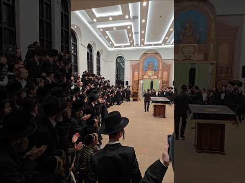 Hachnasas Sefer Torah at Oak and Vine, entering the new Rachmastrivka shul with the Lakewood Rebbe.