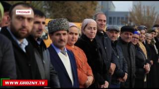 Школы Чечни получили 63 микроавтобуса 