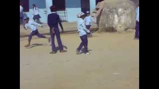 preview picture of video 'Nens de l'Escola de Khamdenu'